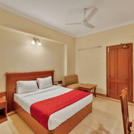 Oyo 10534 Hotel Kanishka Бангалор Экстерьер фото