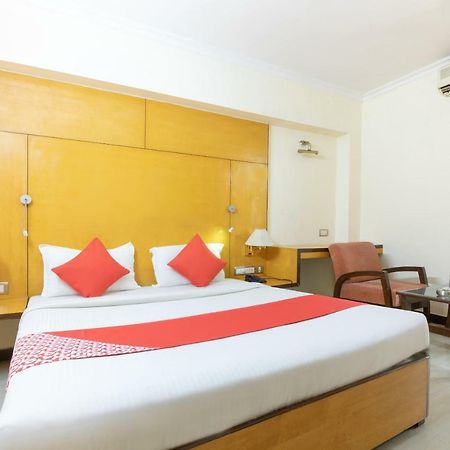 Oyo 10534 Hotel Kanishka Бангалор Экстерьер фото
