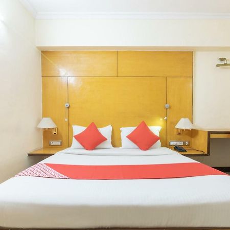 Oyo 10534 Hotel Kanishka Бангалор Экстерьер фото