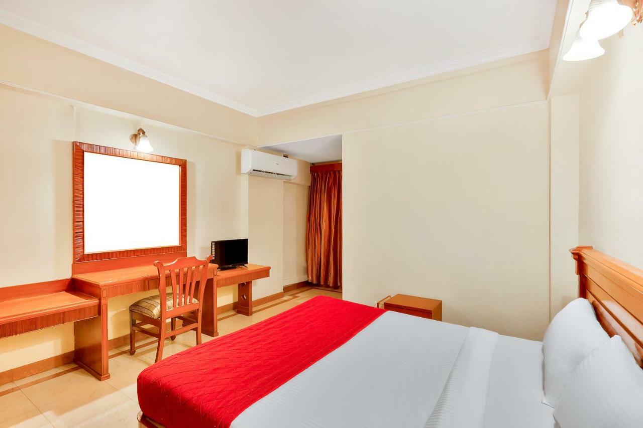 Oyo 10534 Hotel Kanishka Бангалор Экстерьер фото