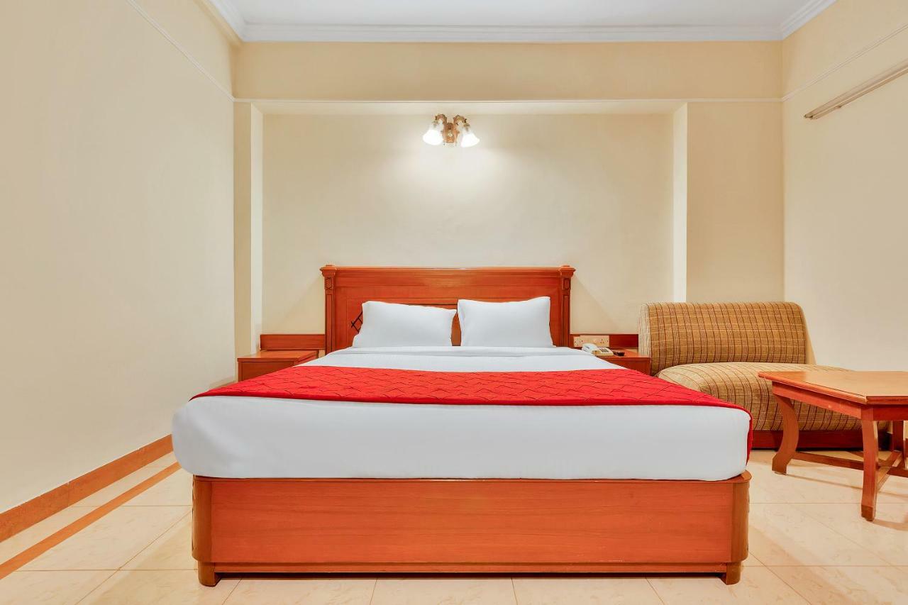 Oyo 10534 Hotel Kanishka Бангалор Экстерьер фото