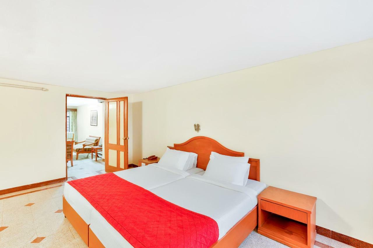 Oyo 10534 Hotel Kanishka Бангалор Экстерьер фото
