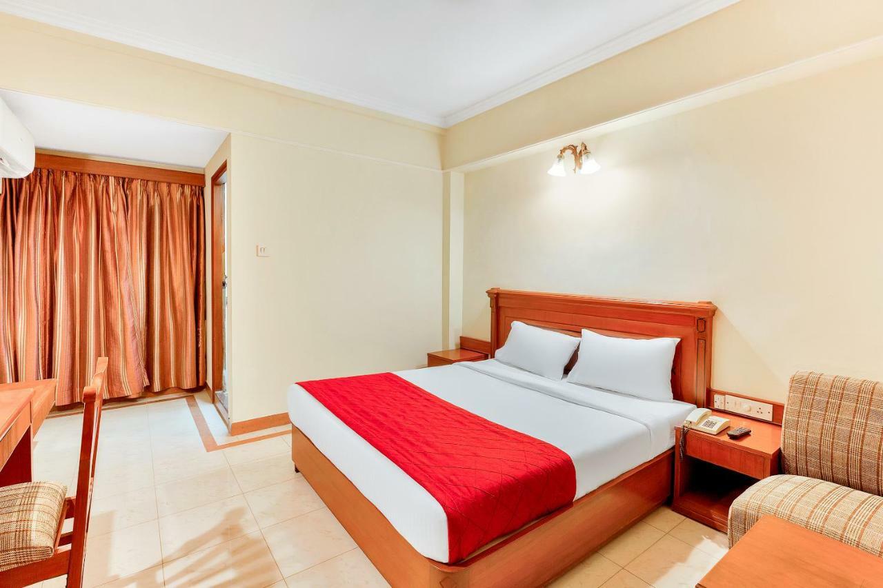 Oyo 10534 Hotel Kanishka Бангалор Экстерьер фото