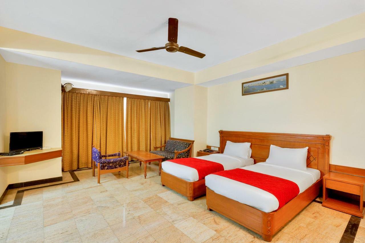 Oyo 10534 Hotel Kanishka Бангалор Экстерьер фото