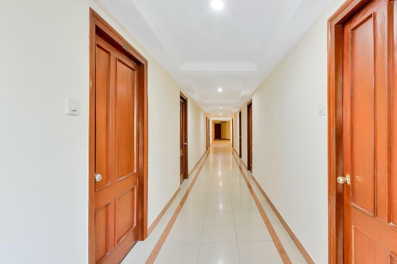 Oyo 10534 Hotel Kanishka Бангалор Экстерьер фото
