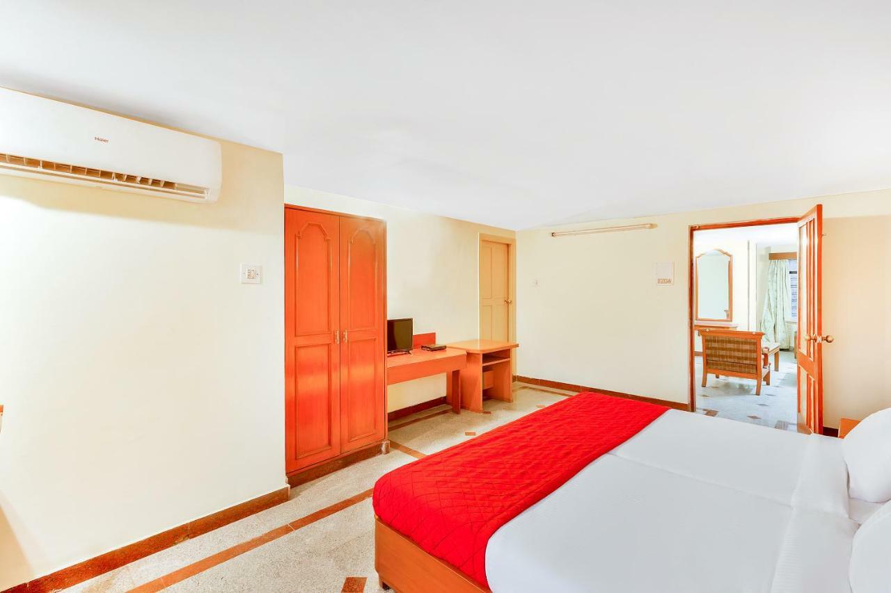 Oyo 10534 Hotel Kanishka Бангалор Экстерьер фото