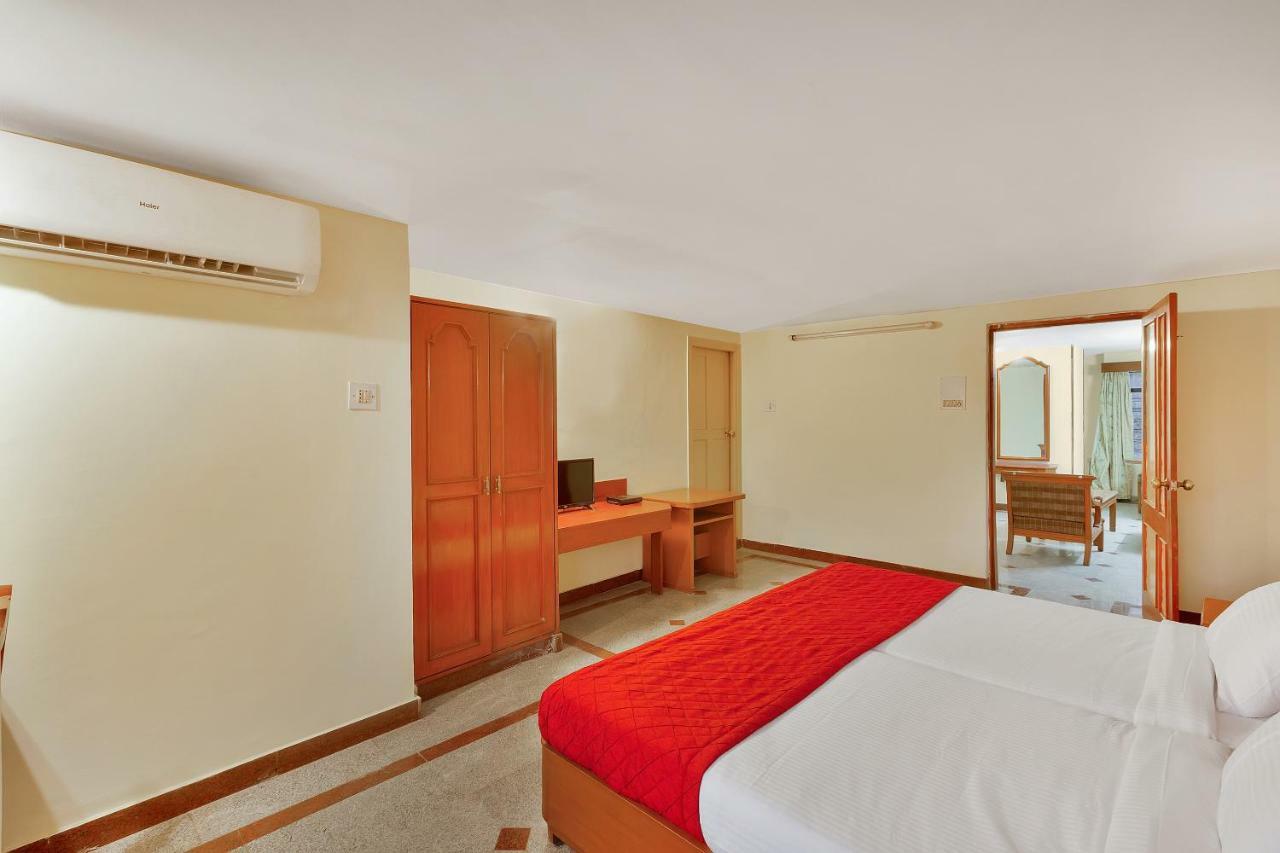 Oyo 10534 Hotel Kanishka Бангалор Экстерьер фото