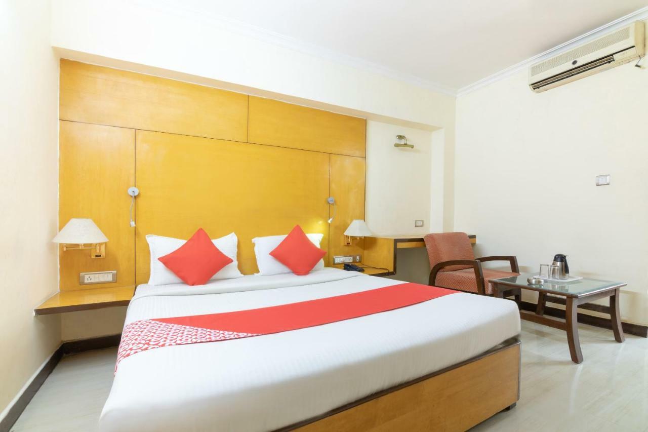 Oyo 10534 Hotel Kanishka Бангалор Экстерьер фото