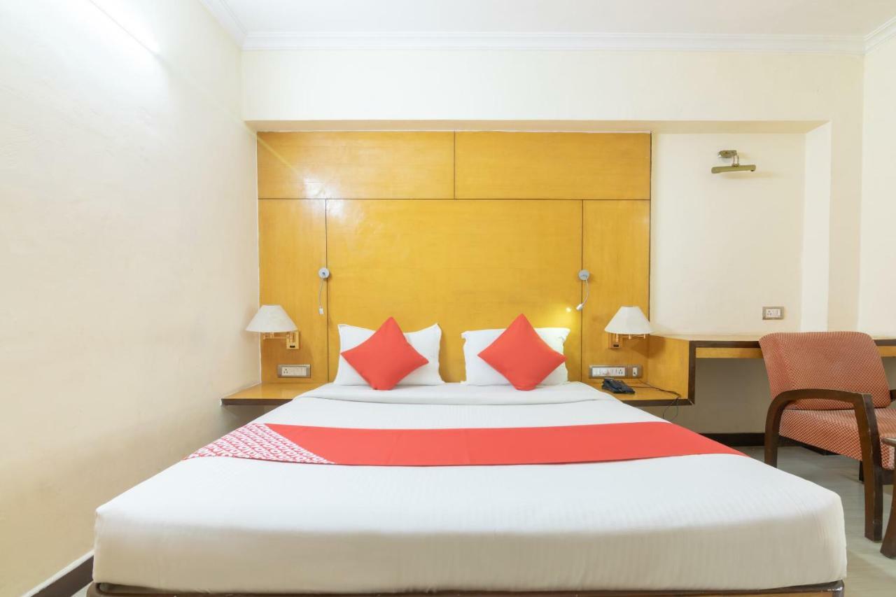 Oyo 10534 Hotel Kanishka Бангалор Экстерьер фото